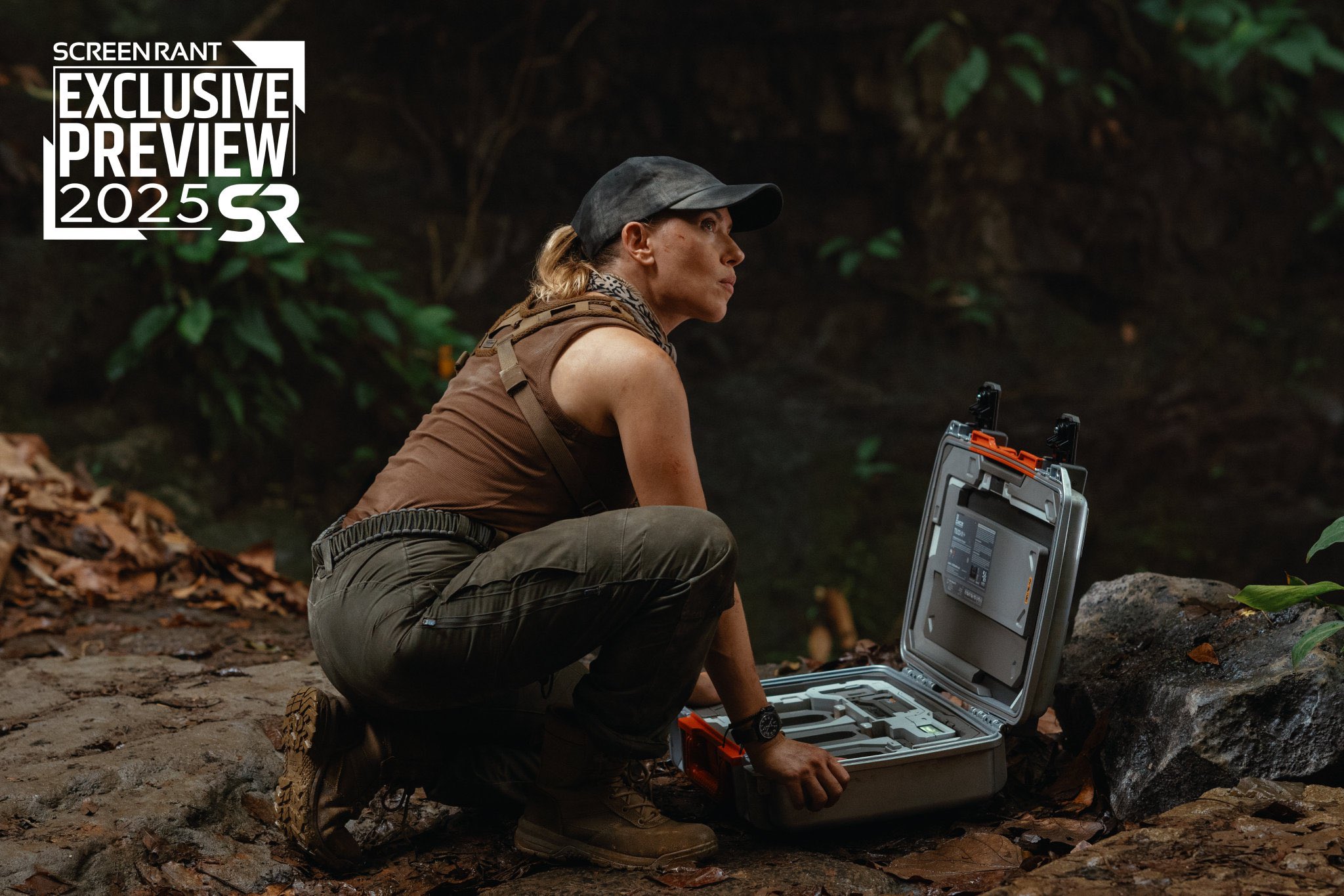 I know Scarlett Johansson is hot, but we need to see the dinosaurus!